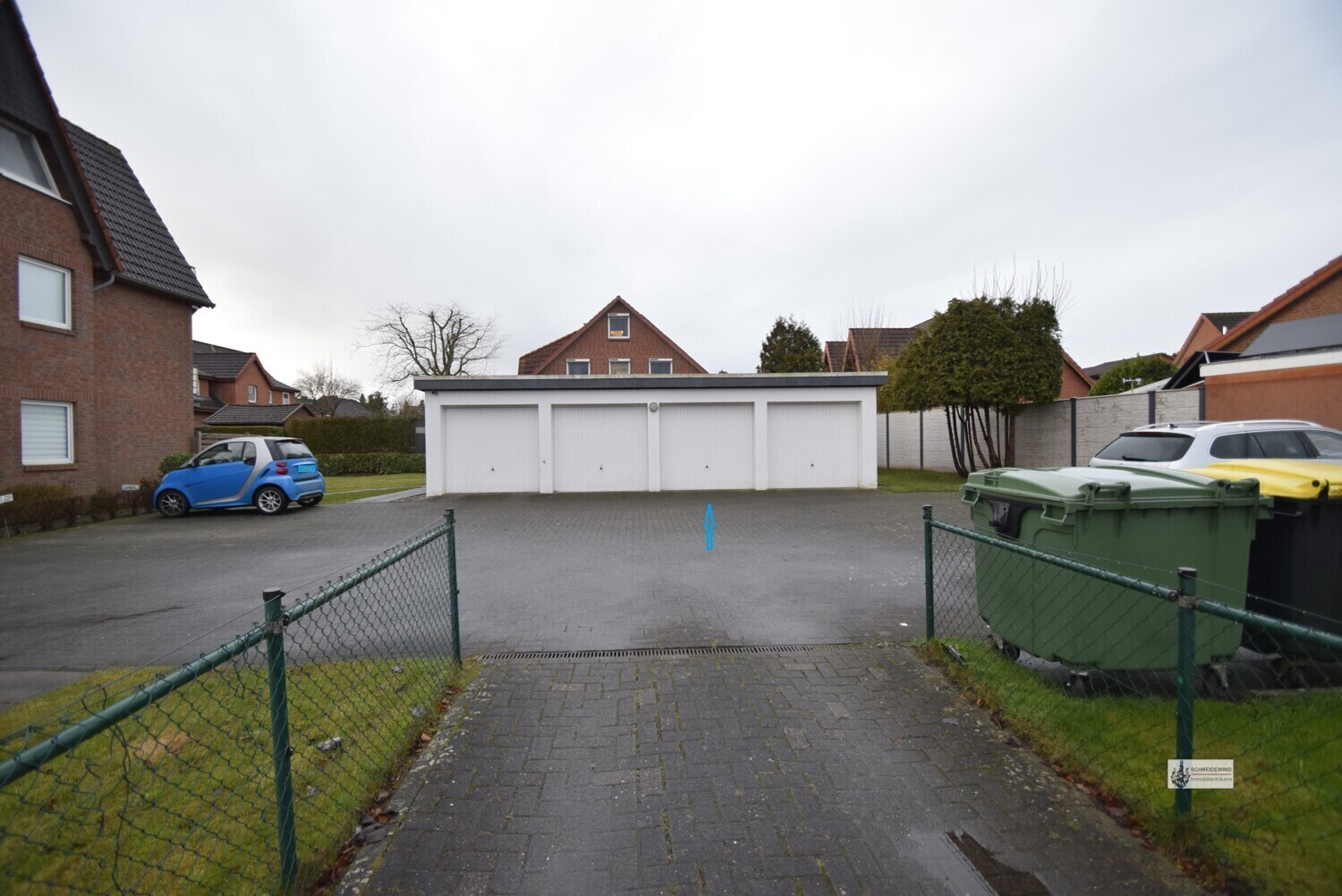 Zufahrt zur Garage