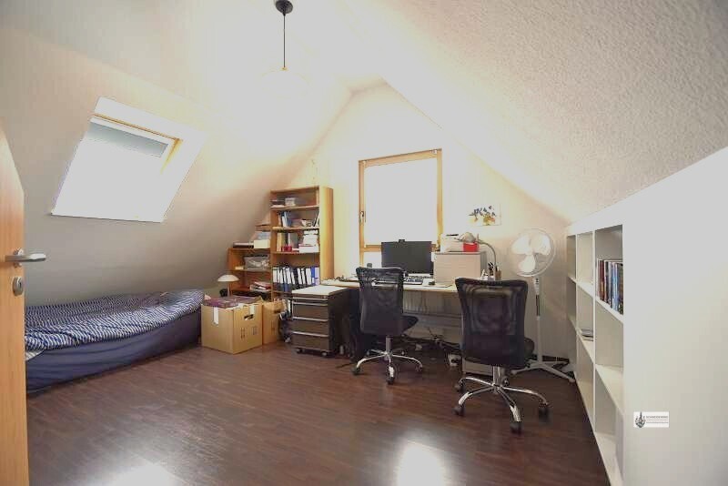 20 Ausgebautes DG mit Büro 
