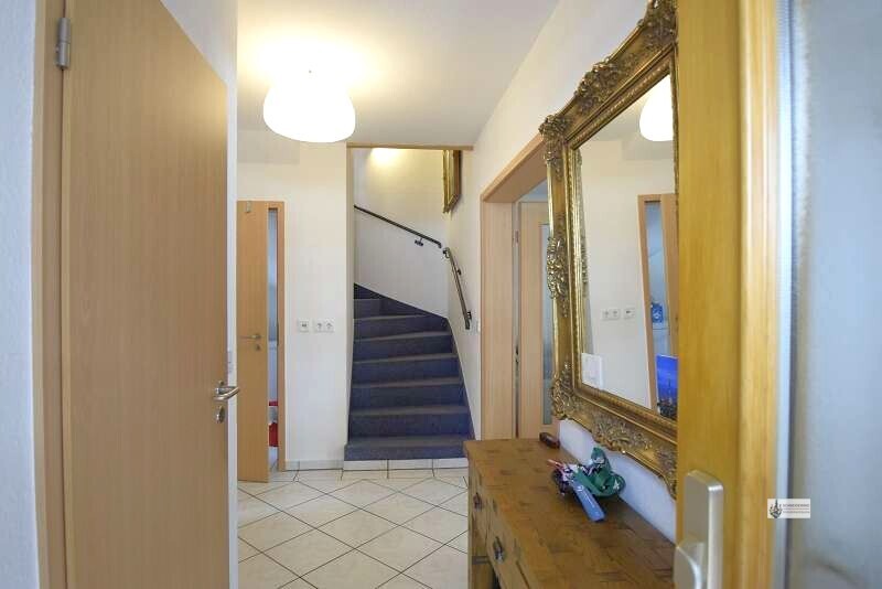 5  Blick in den Hausflur