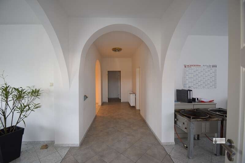 Büro 4 rechts vom Flur im EG
