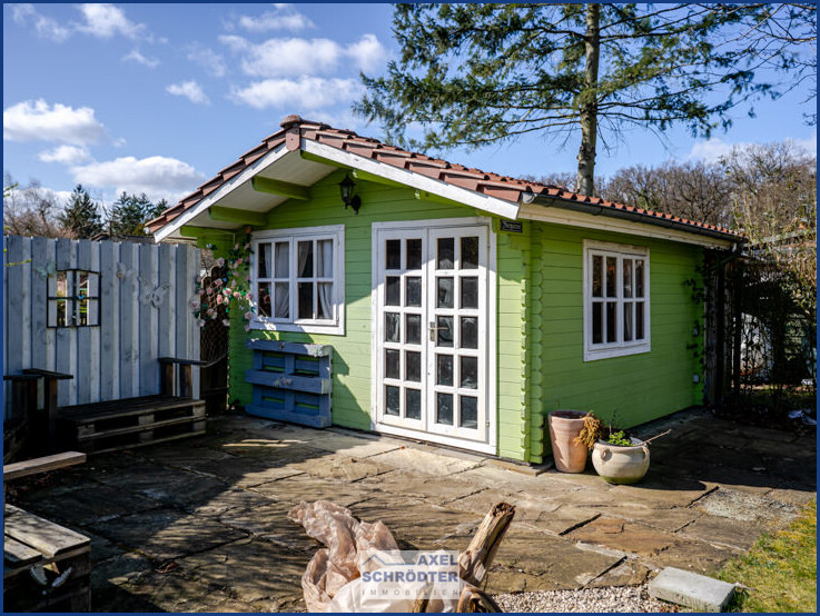Gartenhaus wird abgebaut
