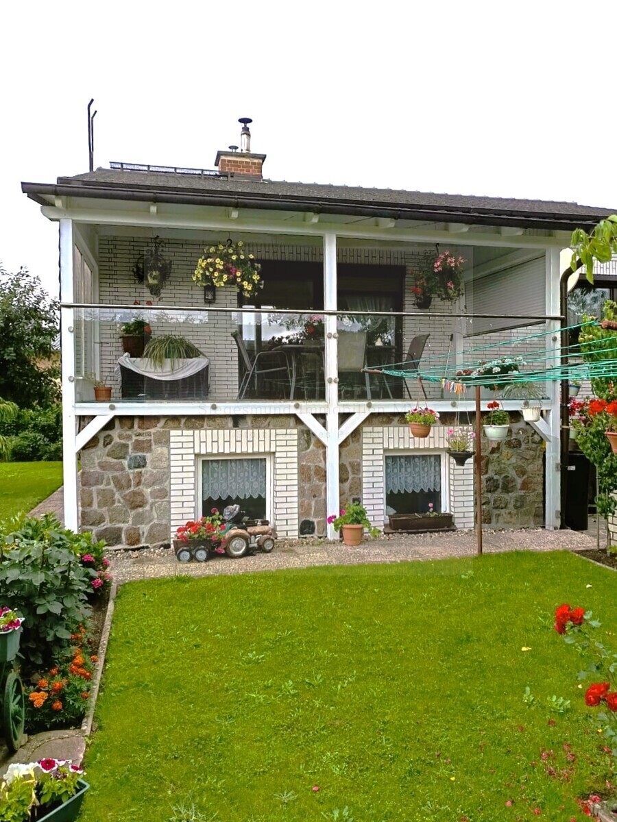 Blick zum Balkon
