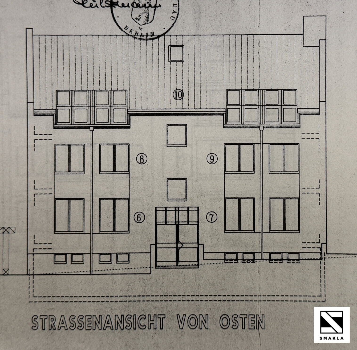 Straßenansicht von Osten