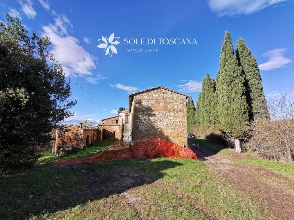 Montefollonico_farmhouse_to_restore_for_sale (2) (FILEminimizer)