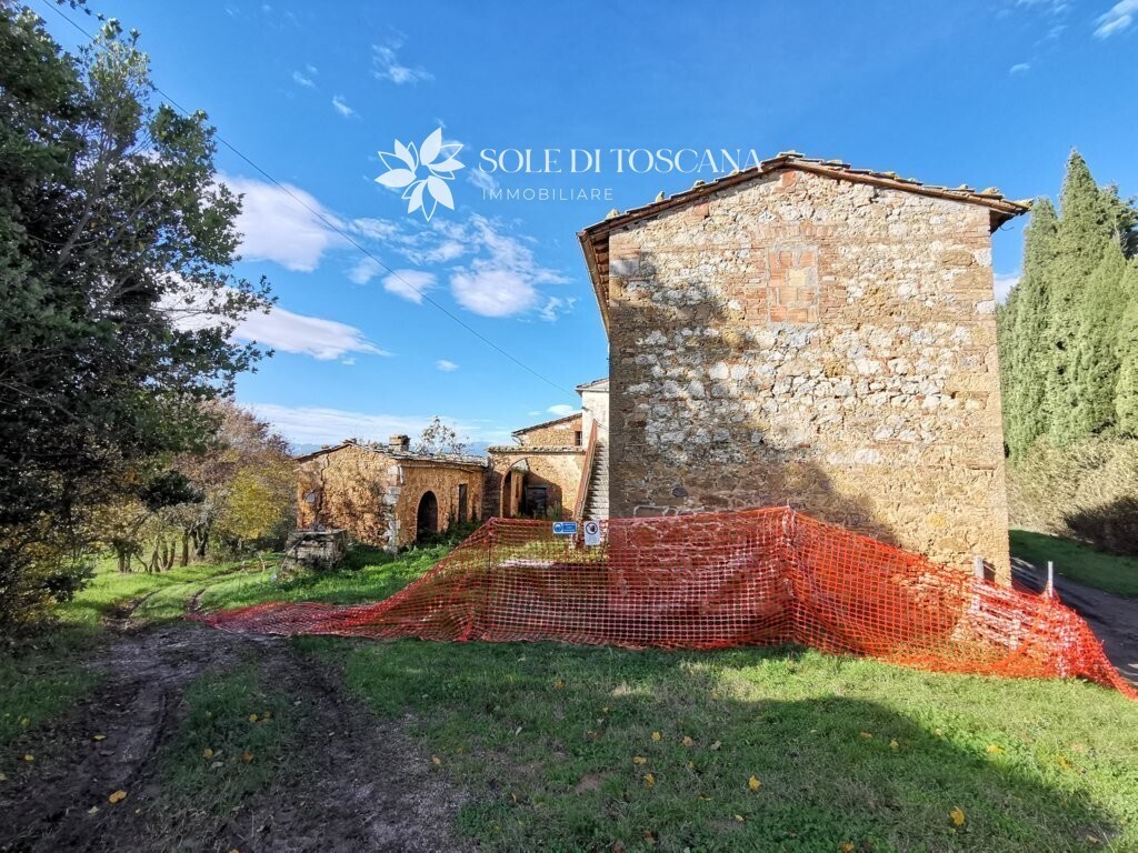 Montefollonico_farmhouse_to_restore_for_sale (1) (FILEminimizer)