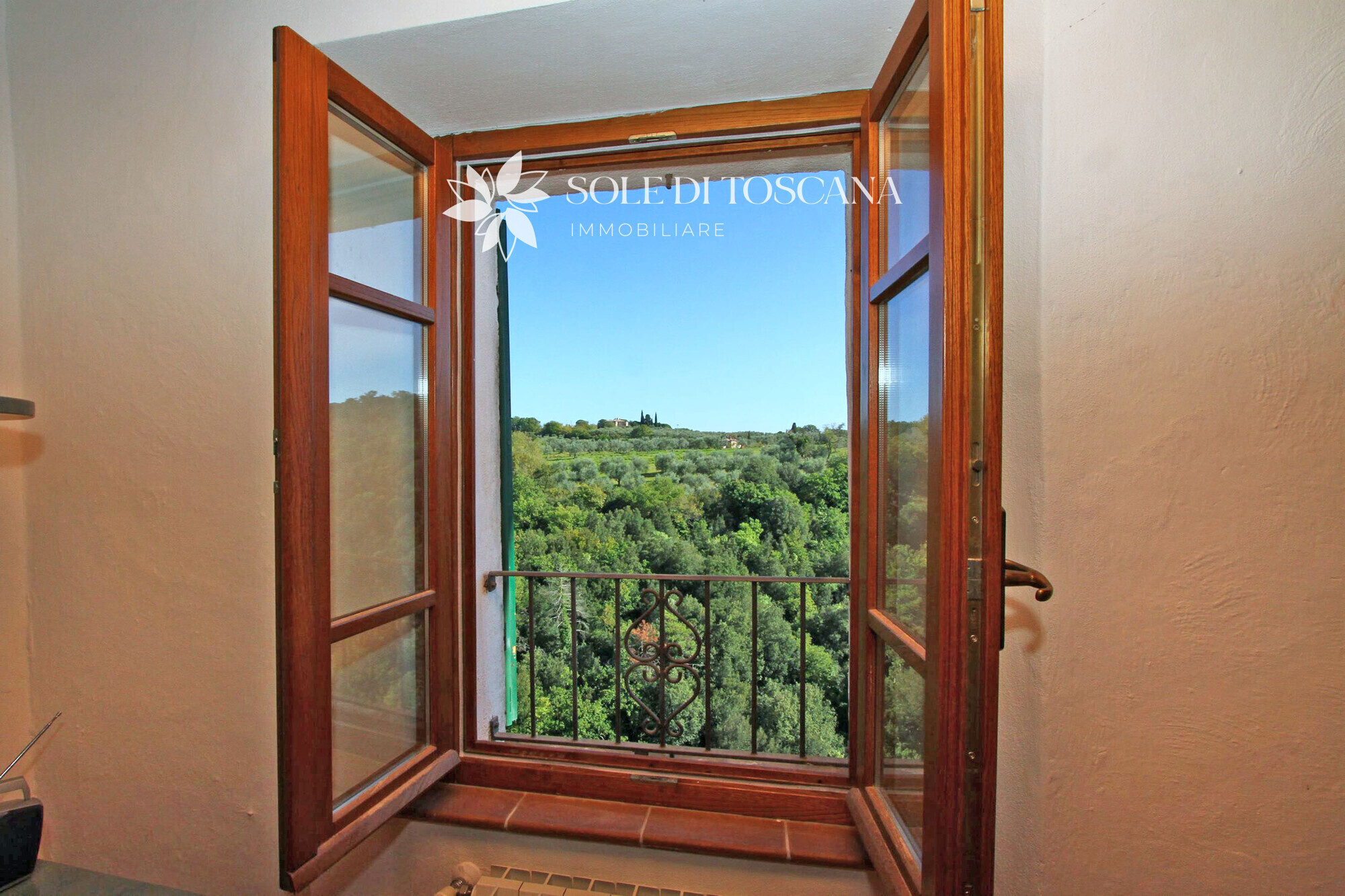 Stone house  with 2 terraces in Petroio with panoramic view over the Val d'Orc (22)