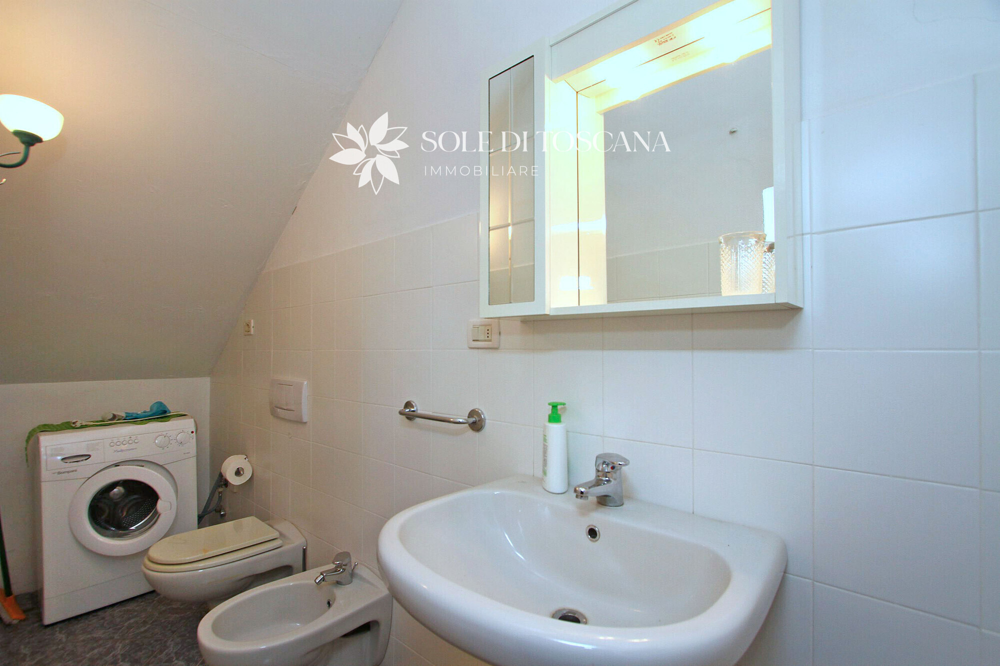 Stone house  with 2 terraces in Petroio with panoramic view over the Val d'Orc (16)