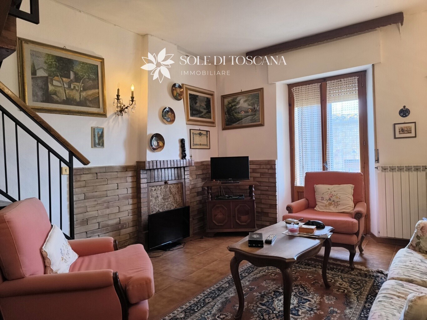Montisi_terraced_house_with_2_balconies_for_sale (11)