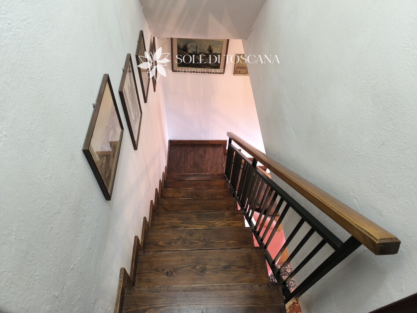 Montisi_terraced_house_with_2_balconies_for_sale (12)