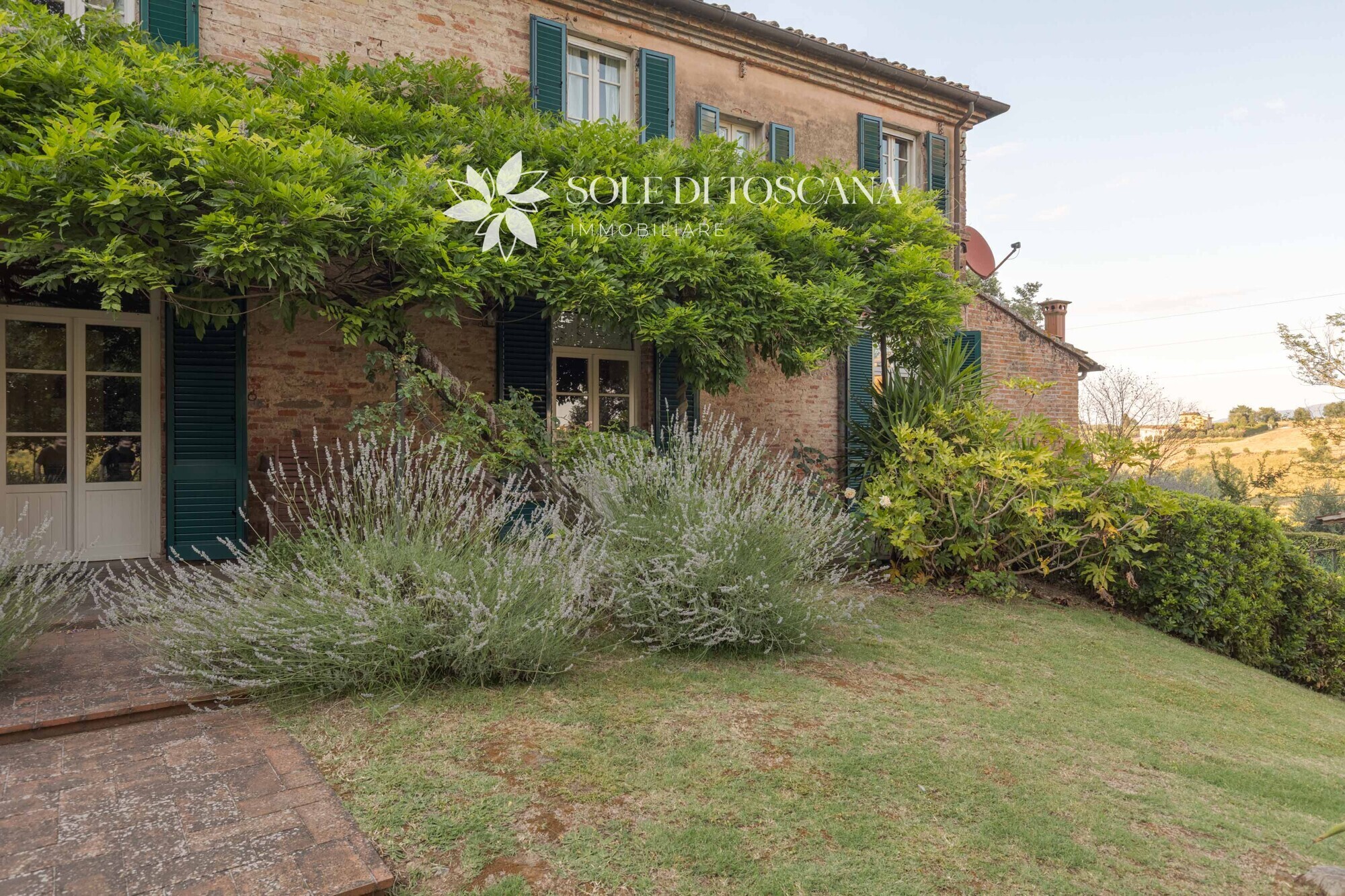 Foiano_della_Chiana_restored_villa_for_sale (129)