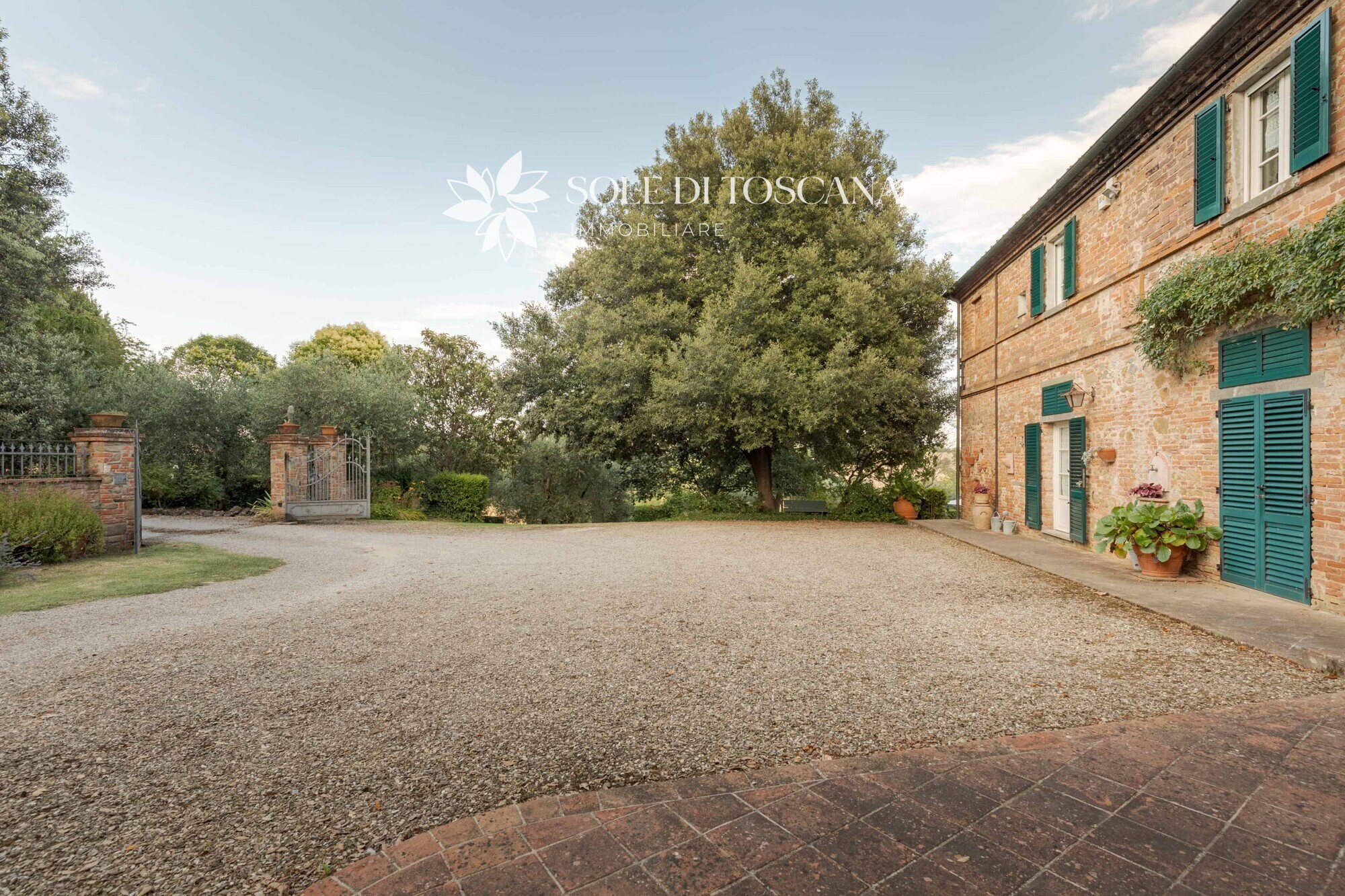 Foiano_della_Chiana_restored_villa_for_sale (104)