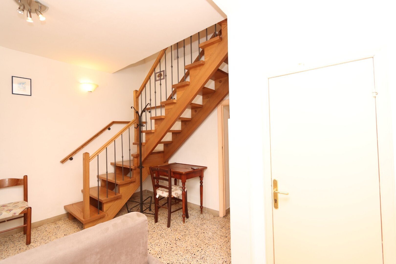 Scala interna in legno