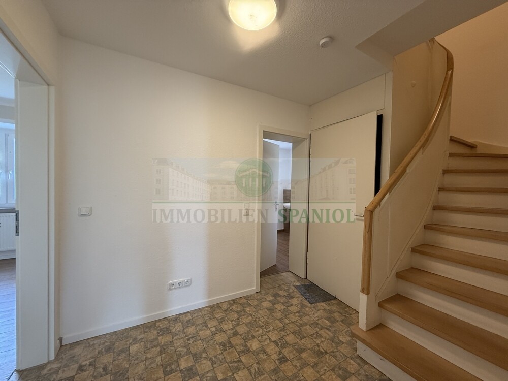 5 - Flur mit EG Keller_Bad OG und Zi li