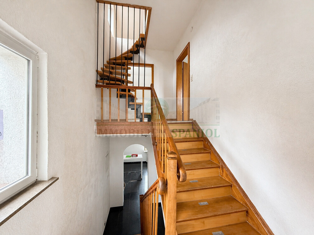 14-Treppe zum OG und DG
