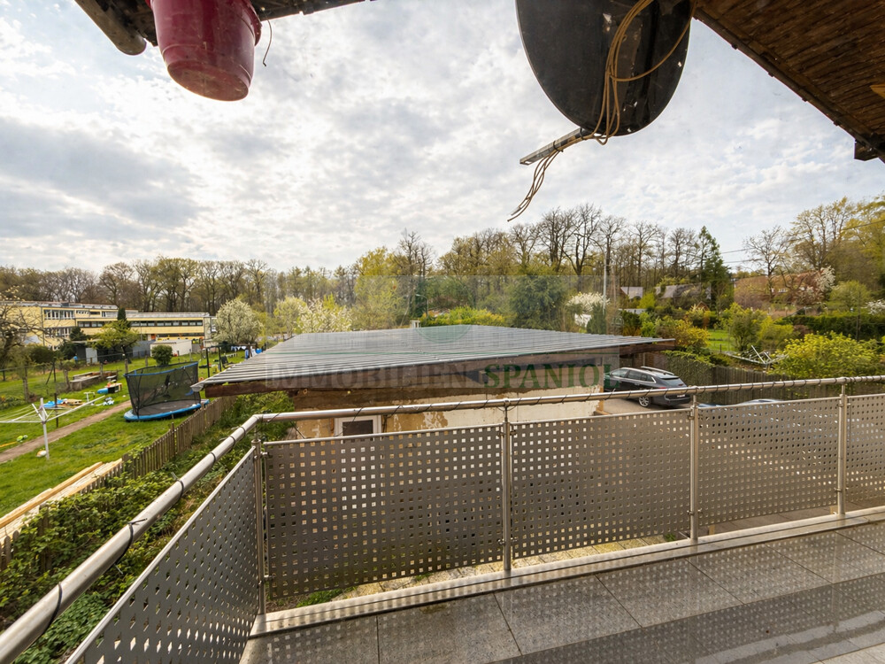 13-Anbau-Blick auf Garagen