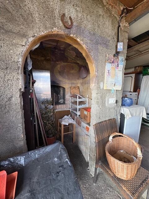 315964836