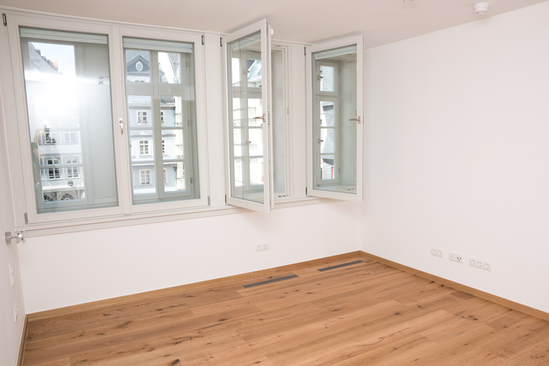 Schlafzimmer 1