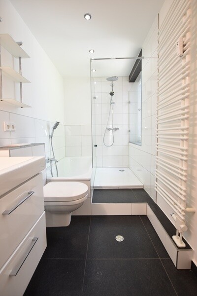 Voll- und Duschbad 1.1.