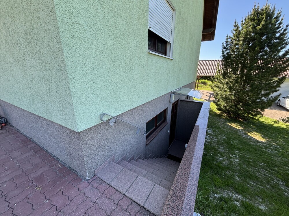 Eingang Souterrain-Wohnung 