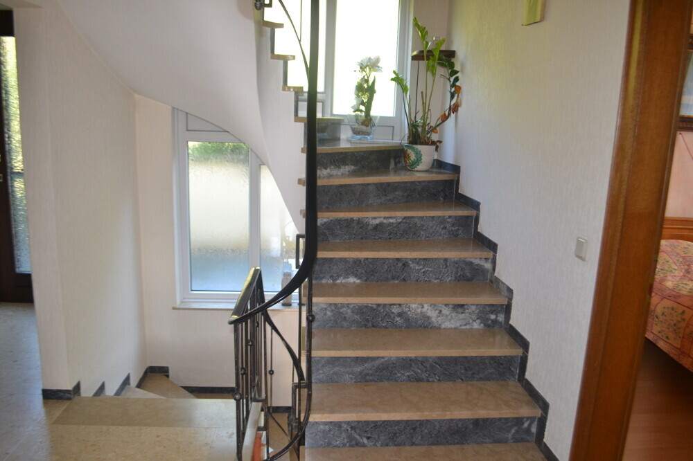 Treppe zum Dachgeschoss