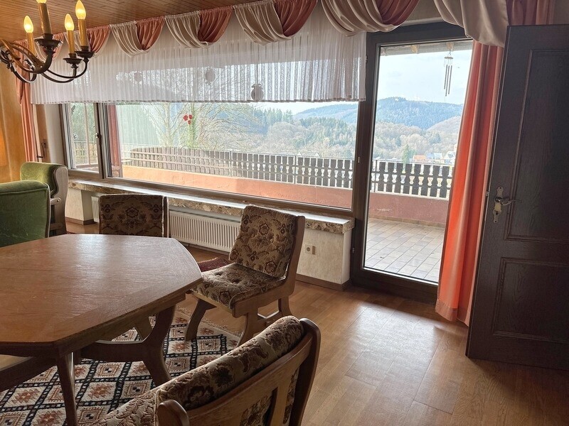 Wohnzimmer Balkon Fernsicht Erdgeschoss