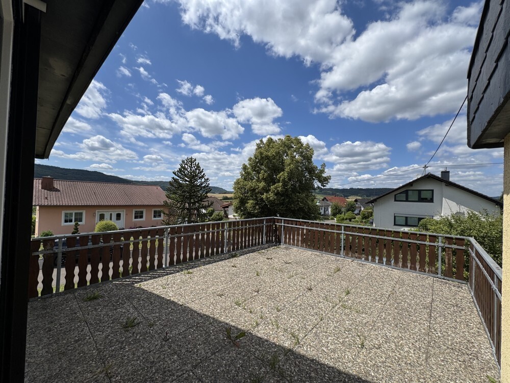 Terrasse ü. Garage