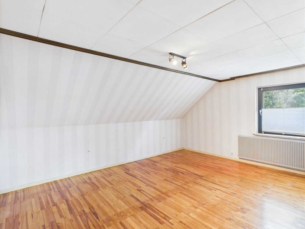 Schlafzimmer DG