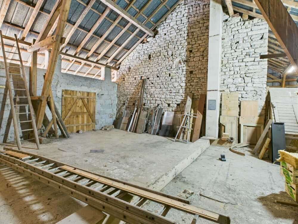 CAM04303G0-PR0079-STILL053