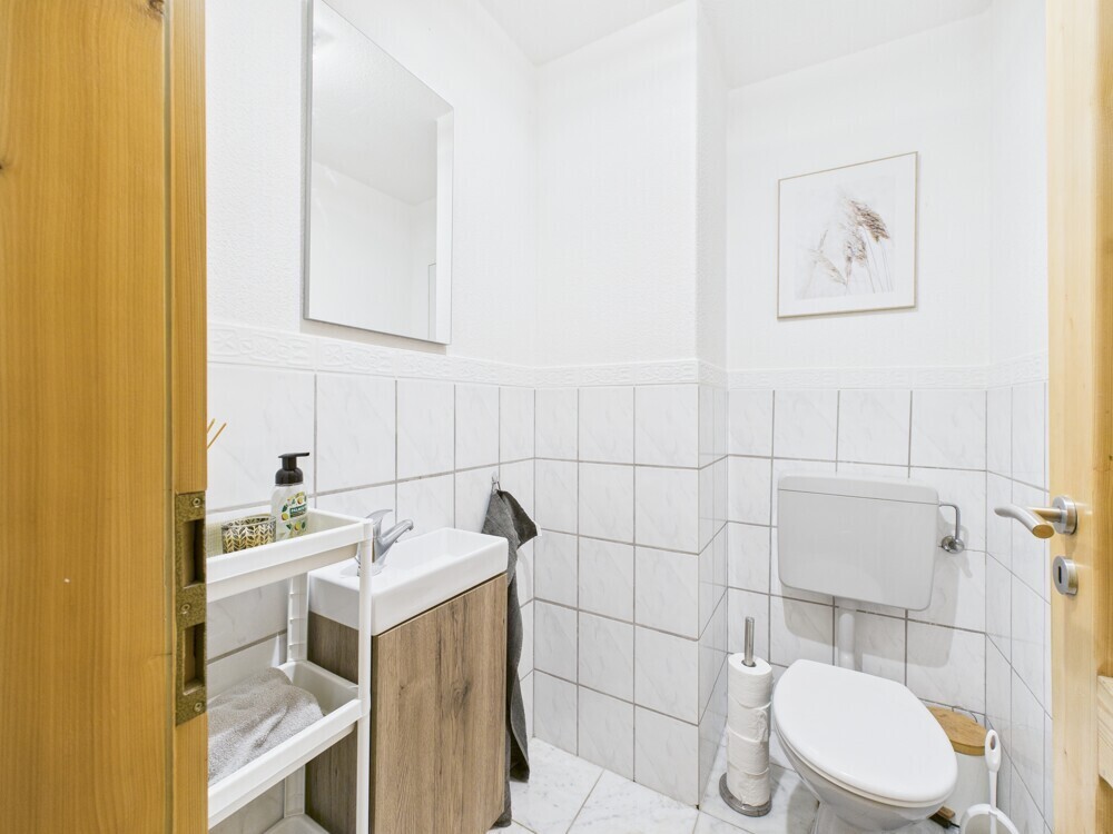 separates WC