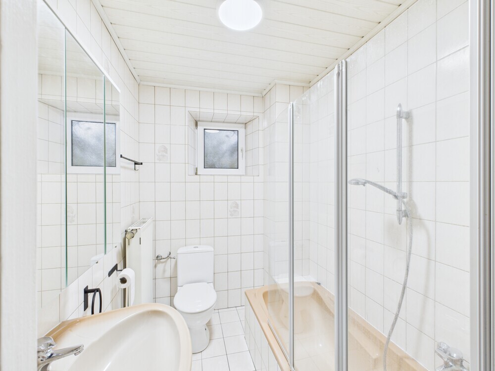 Badezimmer OG kl. Wohnung