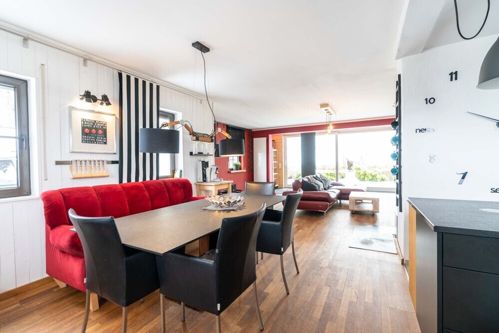 Esszimmer und Wohnzimmer