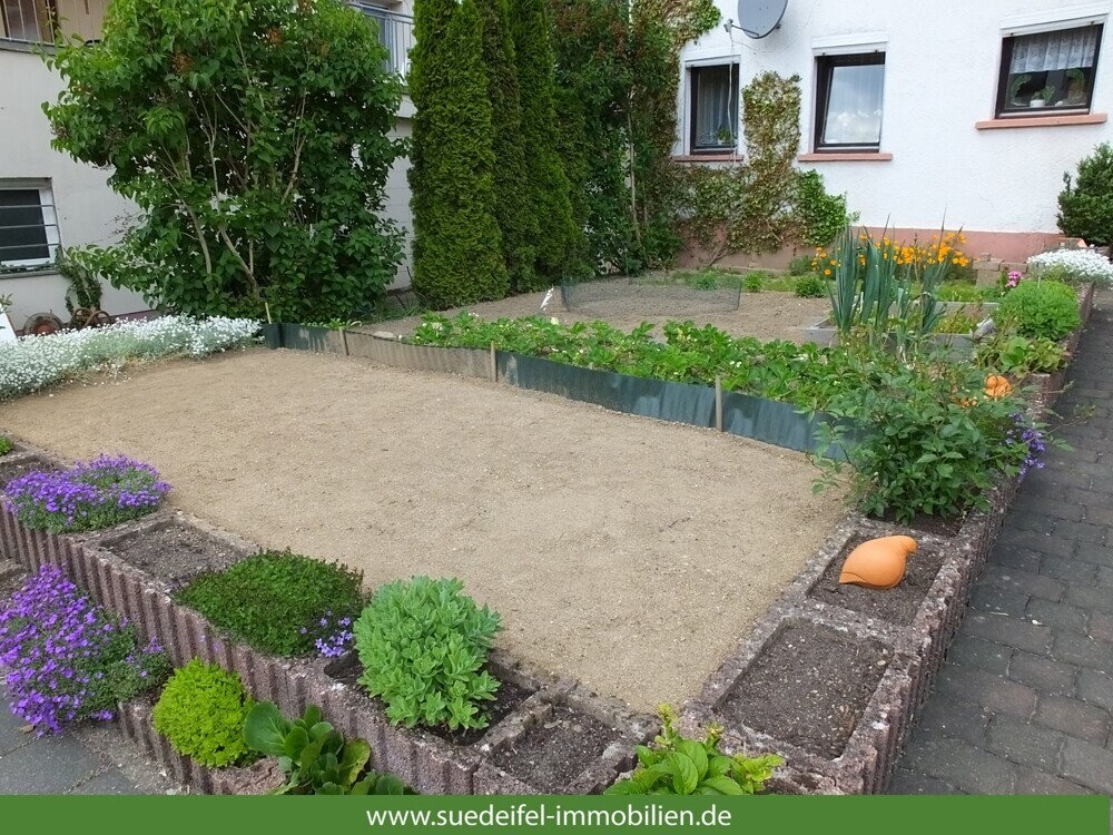 hauseigenes Gärtchen_jpg