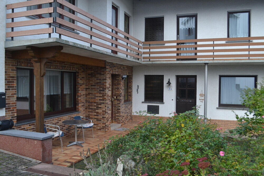 Eingang beider Häuser