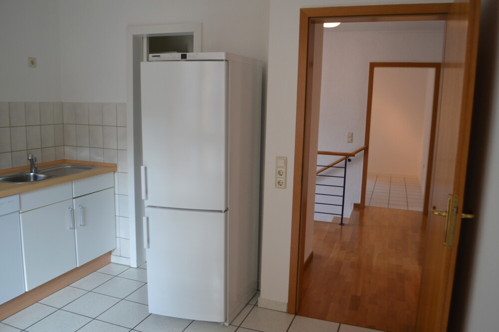 Küche mit Blick in den Flur