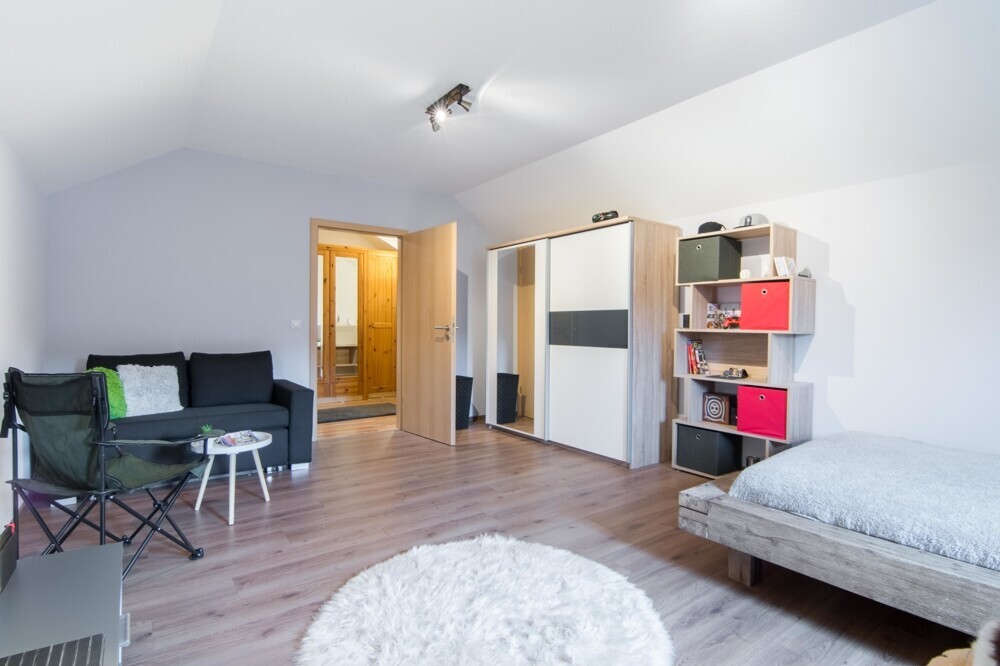 Jugendzimmer Blick zum Flur