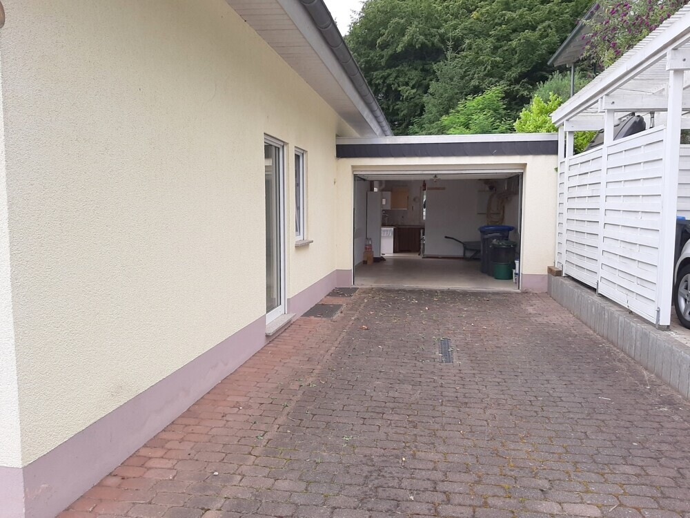 Stellplatz mit Garage