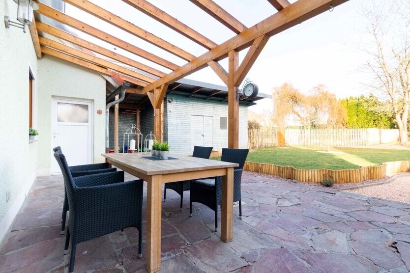 überdachte Terrasse