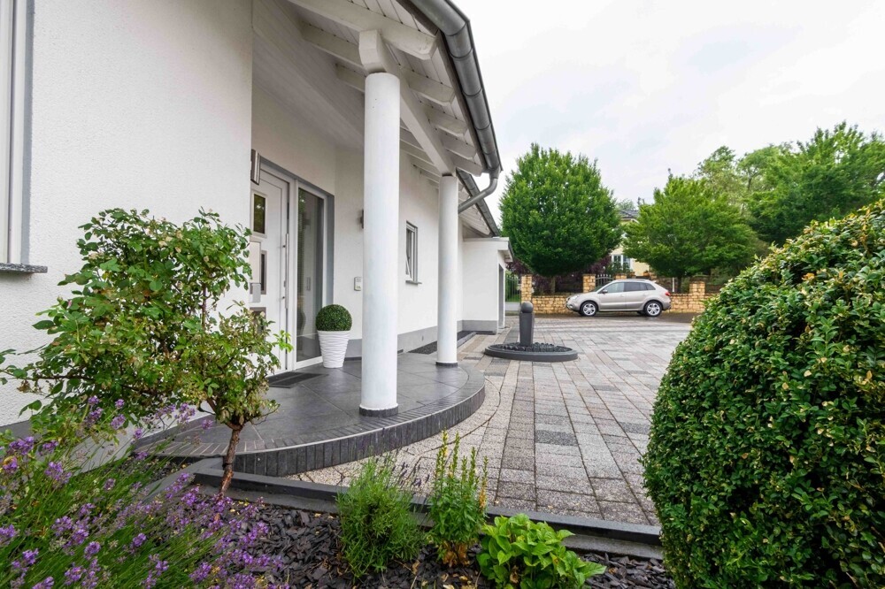 Eingang seitlich betrachtet