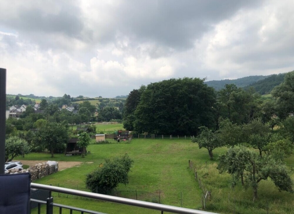 Grün
