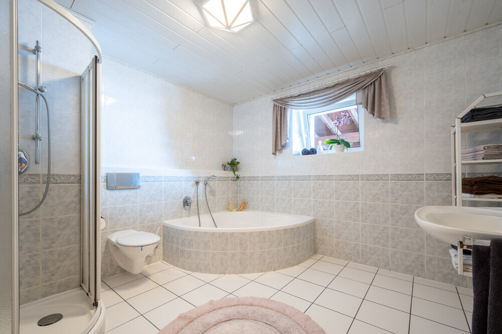Bad mit Dusche