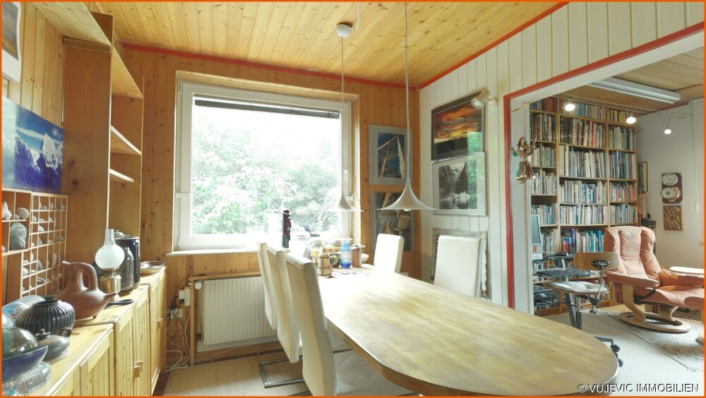 Esszimmer und Wohnzimmer