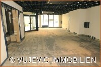 Blick Richtung Schaufenster