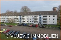 Zugeordnete Stellplätze vor dem Haus