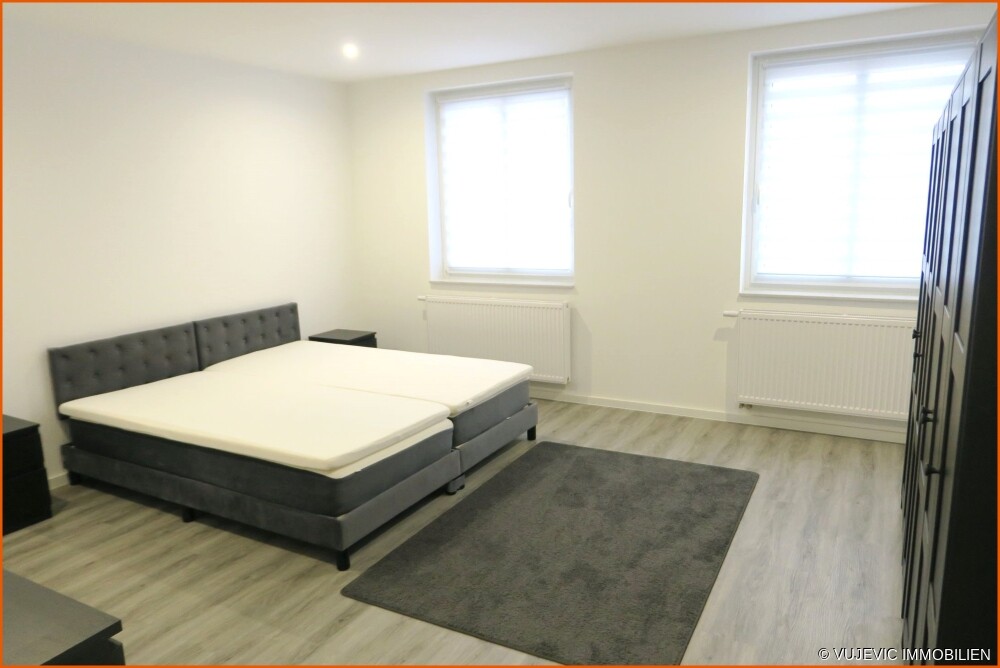 Voll ausgestattetes Schlafzimmer