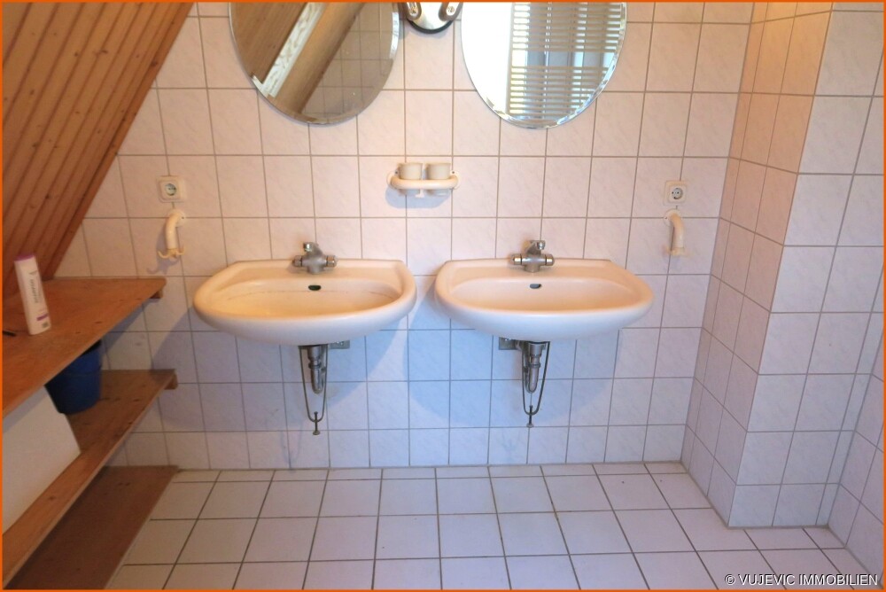 Wannenbad im OG