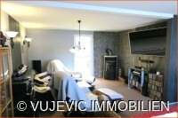 Großes Wohnzimmer mit Kaminofen