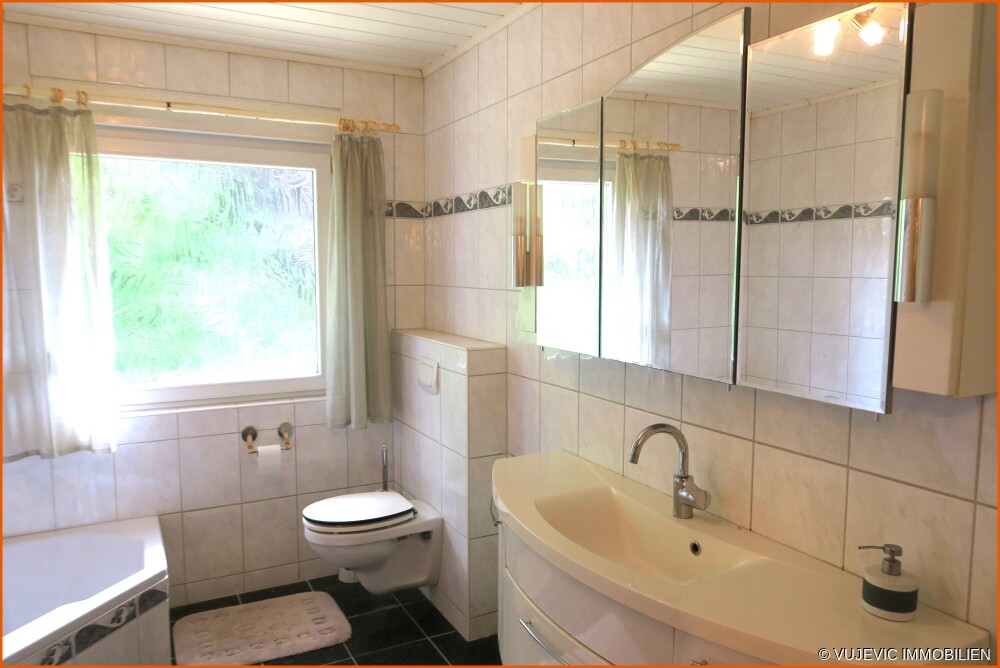 Vollbad mit Fenster
