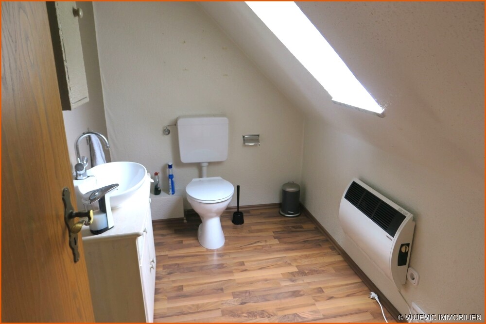 WC im DG (linke Whg.)