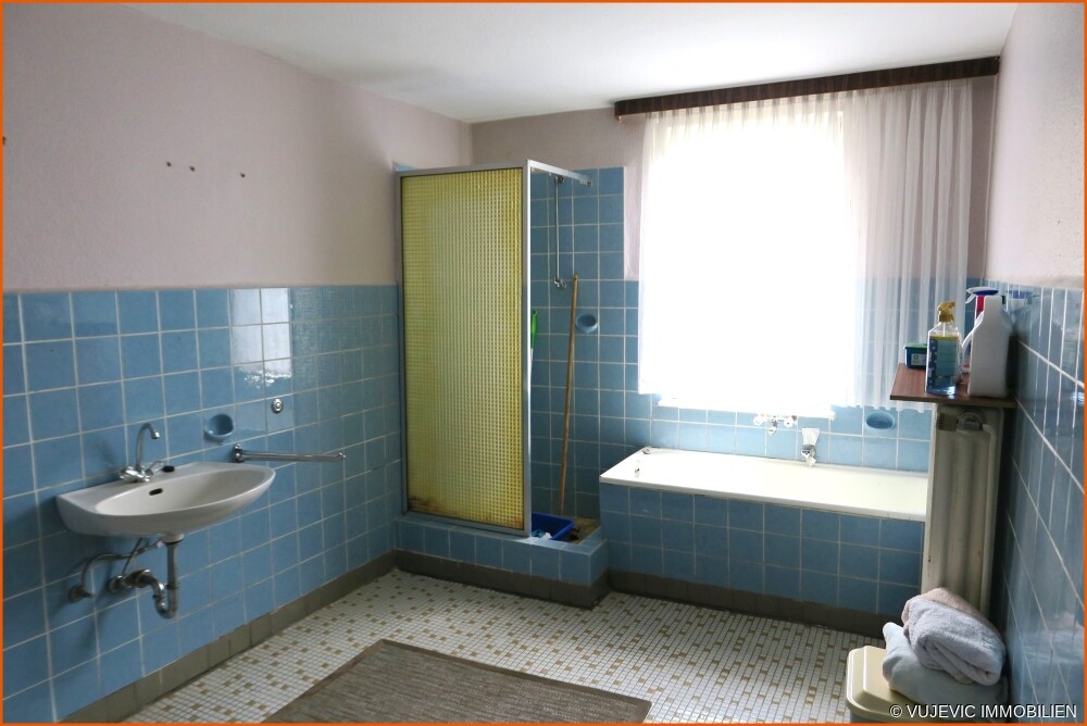 2. Vollbad im EG (rechte Whg.)