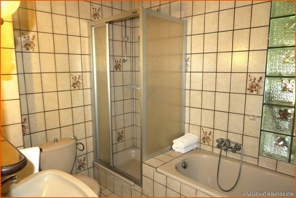 Vollbad im EG (rechte Whg.)